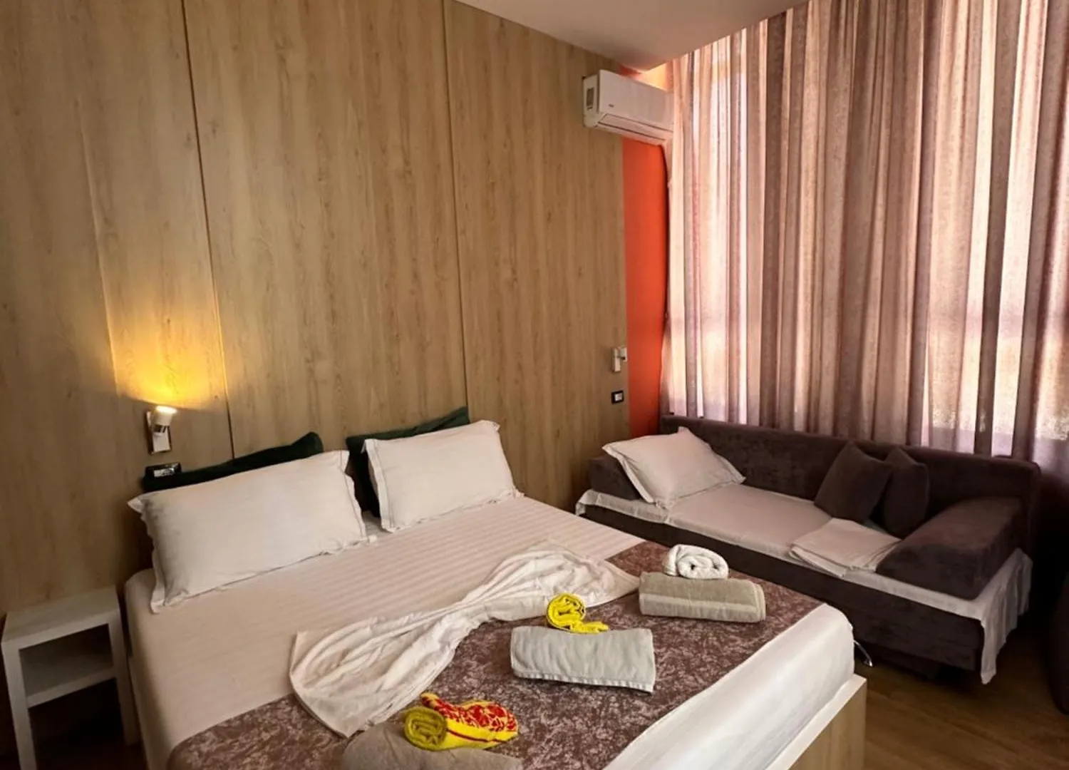 Apartment Colombia Apartments&Rooms Durres